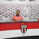 Vitor Souza da entrevista coletiva e pontua: “Quero…