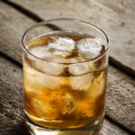 Você sabia? 9 curiosidades sobre a cachaça: a bebida brasileira