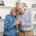 Alerta. Saiba porque os idosos precisam beber mais água neste forte calor