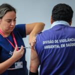 A vacinação contra a dengue para profissionais da saúde tem início em Ribeirão Preto.