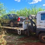 Outro carro de luxo furtado e encontrado no meio do canavial