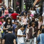 Número de brasileiros que preferem viver sozinhos dispara 52% em 12 anos no Brasil