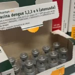 Vacina contra a dengue é suspensa após casos graves e mortes sob investigação; veja quem deve procurar atendimento