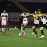 Botafogo empata no último minuto e escapa da derrota para o Cricúma na Série B
