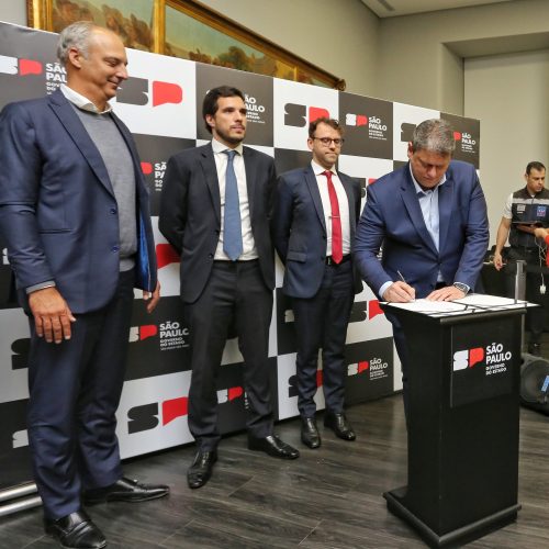 O governador Tarcísio de Freitas autorizou a assinatura do contrato de concessão do Rodoanel Norte, na modalidade parceria público-privada (PPP), após o leilão em março.
Foto  - Governo do Estado de São Paulo