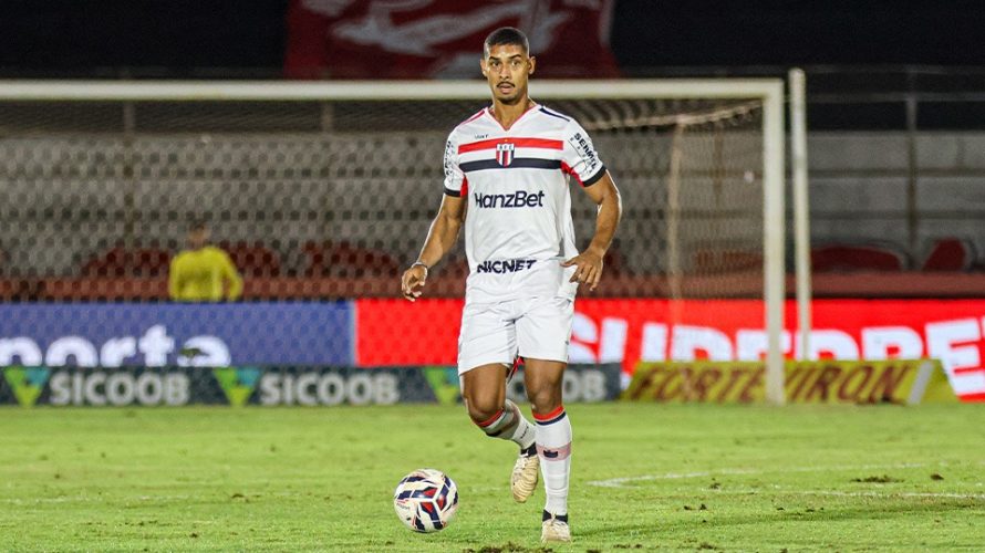 Zagueiro Carlos Eduardo - Imagem Botafogo S/A