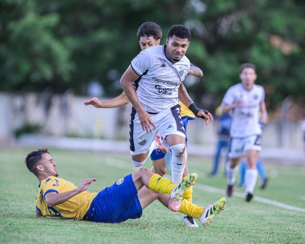 Foto - Comercial empata em 0 a 0 com o Araçatuba Bruno Belomi / Comercial FC