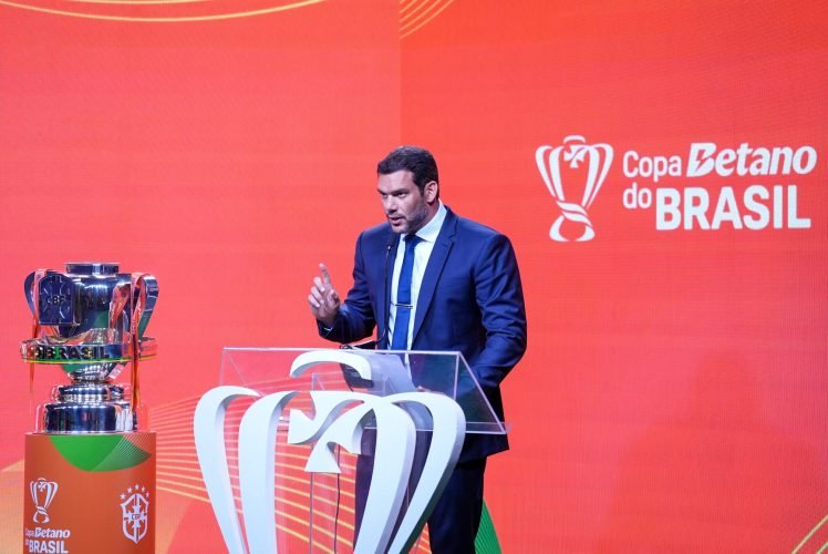 Presidente da CBF, Samir Xaud, destacou a grandeza da comercialização dos direitos de transmissão da Copa do Brasil (2027 a 2030) e Supercopa Rei (2028 a 2031)
Créditos: Nelson Terme/CBF
