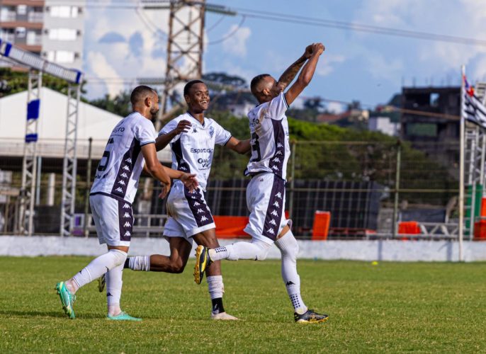 Imagem do jogo Comercial 2 x 1 Tanabi na despedida do Paulista A4 - Bruno Belomi